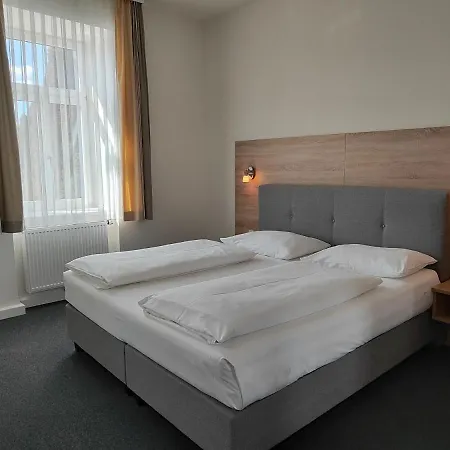 Karl August לינה וארוחת בוקר פוהנסדורף