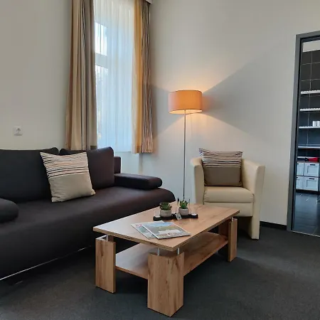 לינה וארוחת בוקר Karl August