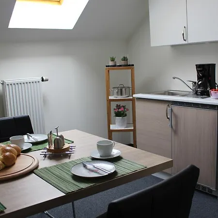 Gaestehaus Karl August Bed & Breakfast 3*