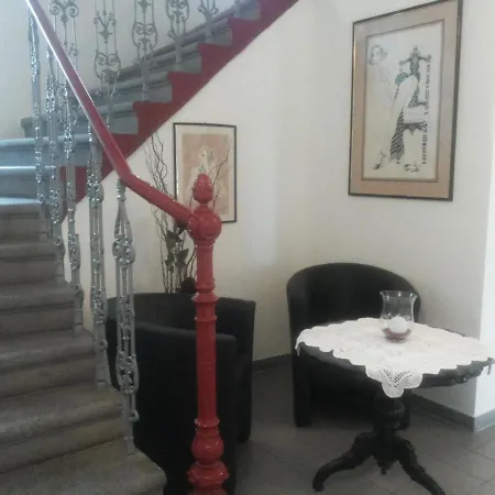 לינה וארוחת בוקר Karl August