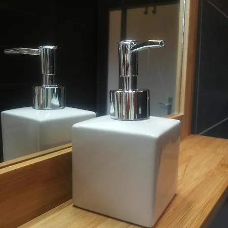 Karl August לינה וארוחת בוקר